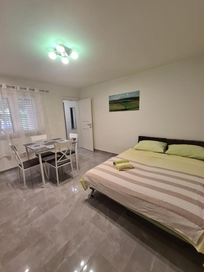 Apartments Kresan Sukošan Kültér fotó